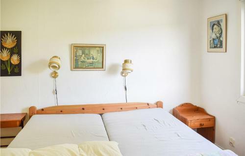 Nice Home In Vena With 3 Bedrooms
