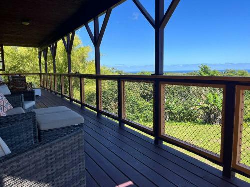 Off-grid Getaway With Ocean Views In Paradise