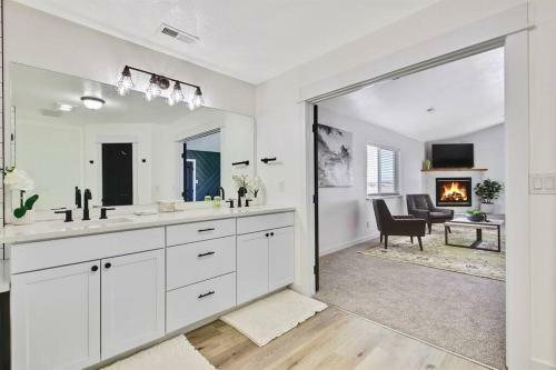 Treasure Valley?s Shared Home With Stunning Luxury Suite