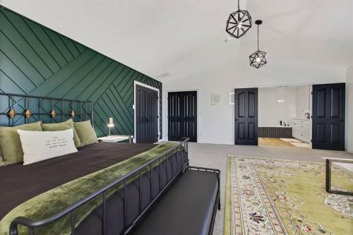 Treasure Valley?s Shared Home With Stunning Luxury Suite