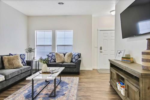 Charming Centrally Located Boise Meridian Townhome
