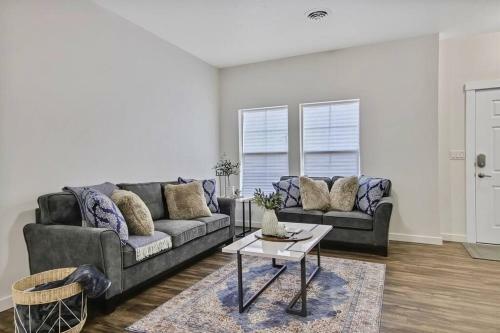 Charming Centrally Located Boise Meridian Townhome