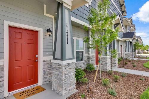 Charming Centrally Located Boise Meridian Townhome