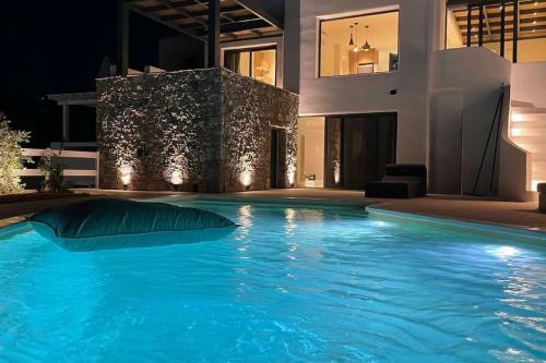Naxea Villas, Seaside Luxury