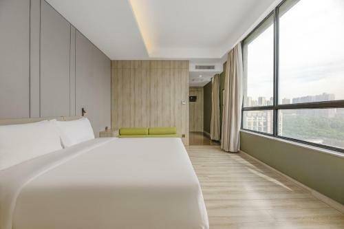 Atour Hotel Xian Greater Wild Goose Pagoda