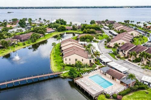 Admirality Yacht Club #5