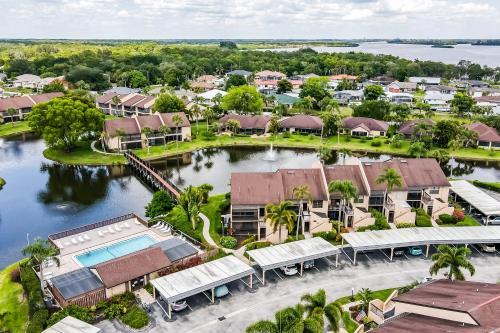 Admirality Yacht Club #5