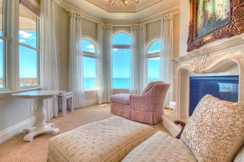 Villa De La Mar At Casey Key