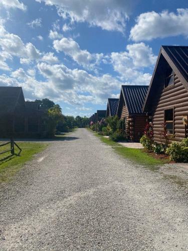 Villa Off The Hook Log Harbor Cabin