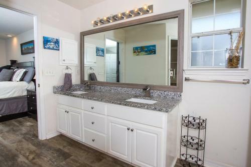 2165 Punham Court Navarre