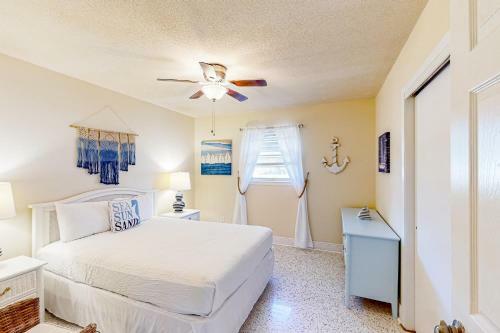 Bungalow By The Sea Unit B