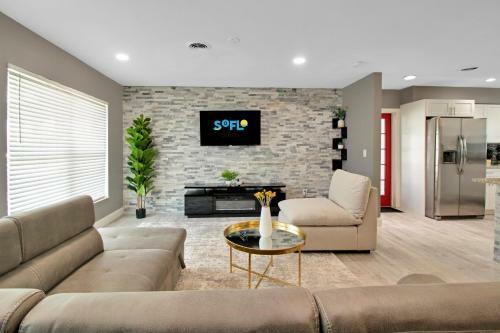 Stylish 3br Oasis Close To Pga Mets Club Med