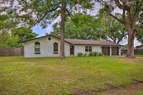 Modern-chic Pensacola Home With Spacious Yard!