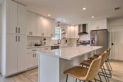 Modern-chic Pensacola Home With Spacious Yard!