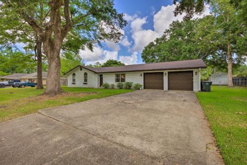 Modern-chic Pensacola Home With Spacious Yard!