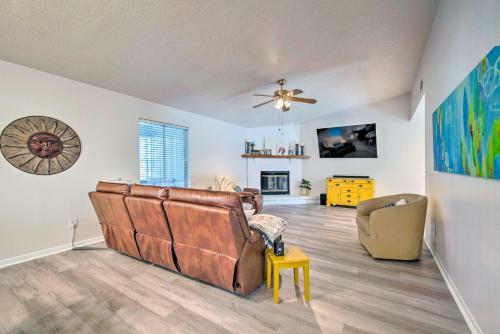 Spring Hill Bungalow With Heated Pool And Lanai!