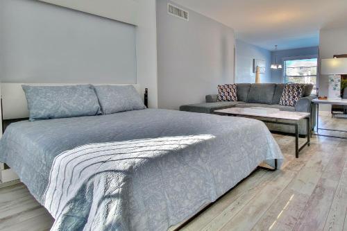 Pointe Capri 1