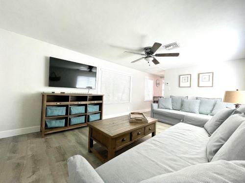 Beach Ave Escape Unit A