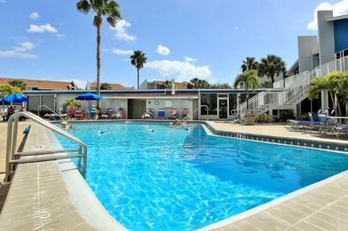 Madeira Beach Yacht Club 329a