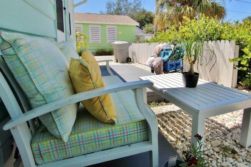 Detlow's Treasured Cottages 1