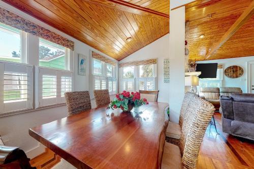 Detlow's Treasured Cottages 1