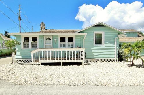 Detlow's Treasured Cottages 1