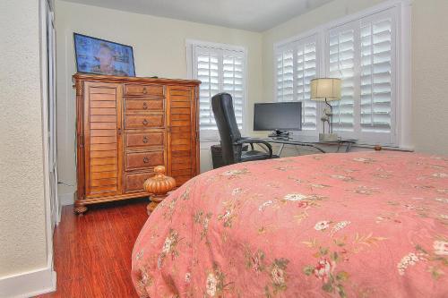 Detlow's Treasured Cottages 4