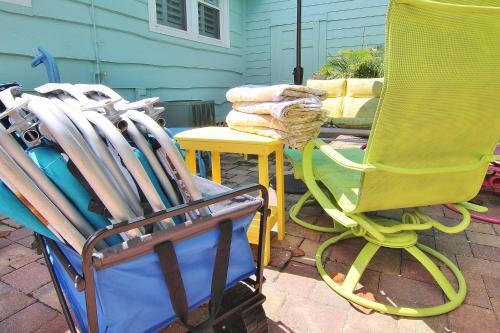 Detlow's Treasured Cottages 4