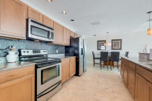Palms Of Treasure Island 405