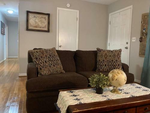 3 Bed 1.5 Bath Central Location, 11 Min To Base