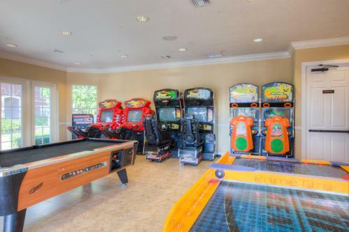 Updated Vista Cay Townhome, 10 Min From Universal