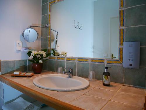 Hotel La Bastide Des Monges