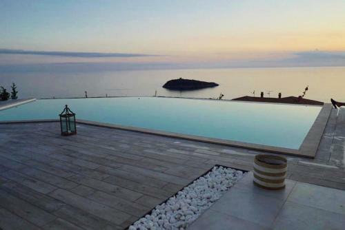 Luxury Villa Blue&blanc Piscina A Sfioro Isola