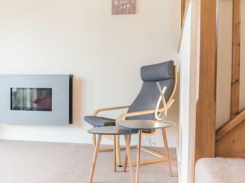 Pass The Keys Farrers View - Stylish Split Level Home In Levens Village