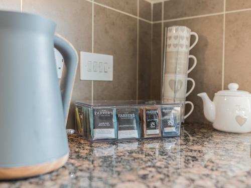 Pass The Keys Farrers View - Stylish Split Level Home In Levens Village