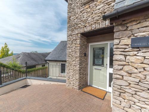Pass The Keys Farrers View - Stylish Split Level Home In Levens Village