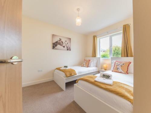 Pass The Keys Farrers View - Stylish Split Level Home In Levens Village