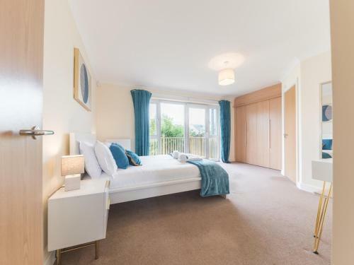 Pass The Keys Farrers View - Stylish Split Level Home In Levens Village