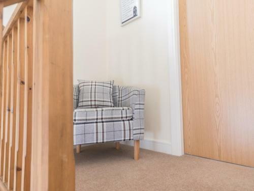 Pass The Keys Farrers View - Stylish Split Level Home In Levens Village