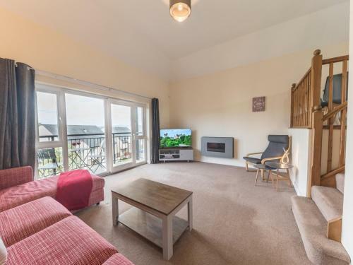 Pass The Keys Farrers View - Stylish Split Level Home In Levens Village