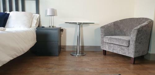 Lovely Studio Apartment In Maidstone, Tower Rising