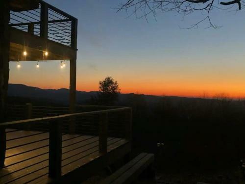Amazing Mountain Views From Tiger Den Cabin