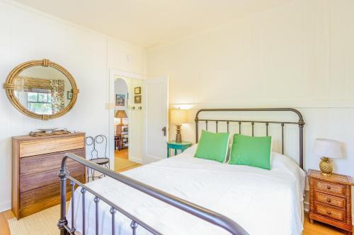 Garden Cottage A & B