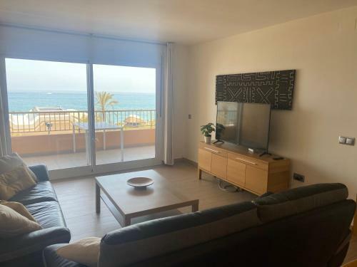 Albamar Frontline Beach Apartment 3 Bedrooms