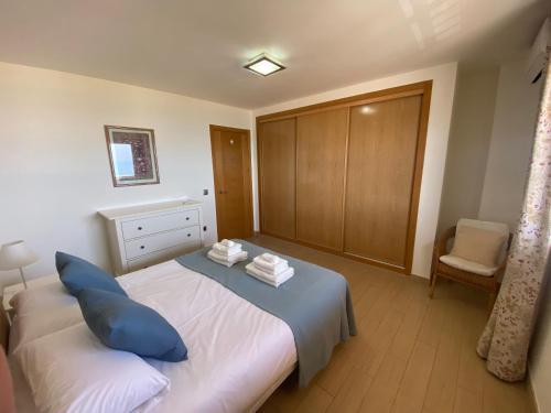 Albamar Frontline Beach Apartment 3 Bedrooms