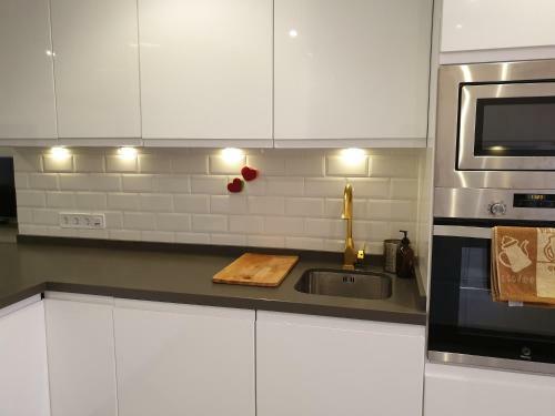 Modern High Spec Three Bedroom Duplex Apartment