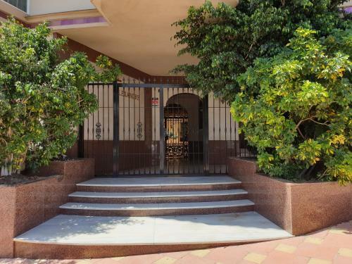 Modern High Spec Three Bedroom Duplex Apartment