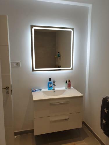 Modern High Spec Three Bedroom Duplex Apartment
