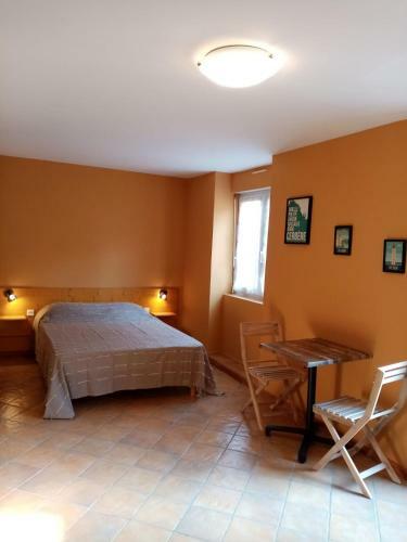 Hostal La Villa Rosace