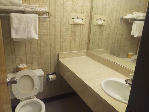 Hotel Travel Inn & Suites